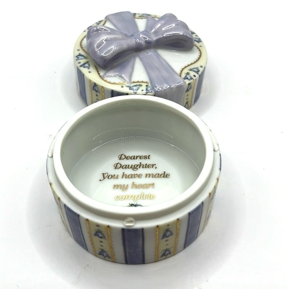 Music Box A Mothers Love Cherish Trinket Box Lavender Gold Vintage 1999 - Picture 5 of 10